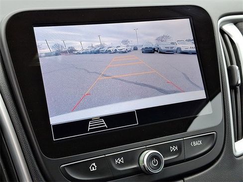 Used 2024 Chevrolet Malibu LT image 14