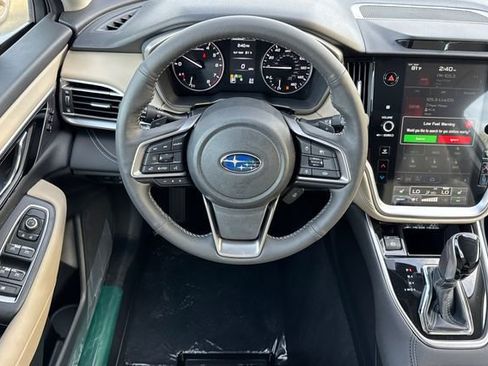 Used 2025 Subaru Outback Limited AWD/4WD image 11