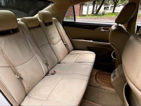 Used 2012 Toyota Avalon Limited FWD image 21