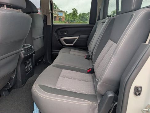 Used 2024 Nissan Titan SV w/ SV Convenience Package AWD/4WD image 30