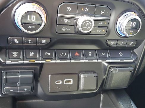 Used 2023 GMC Sierra 2500 SLT AWD/4WD image 25