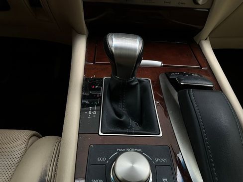 Used 2014 Lexus LS 460 w/ Comfort Package image 27