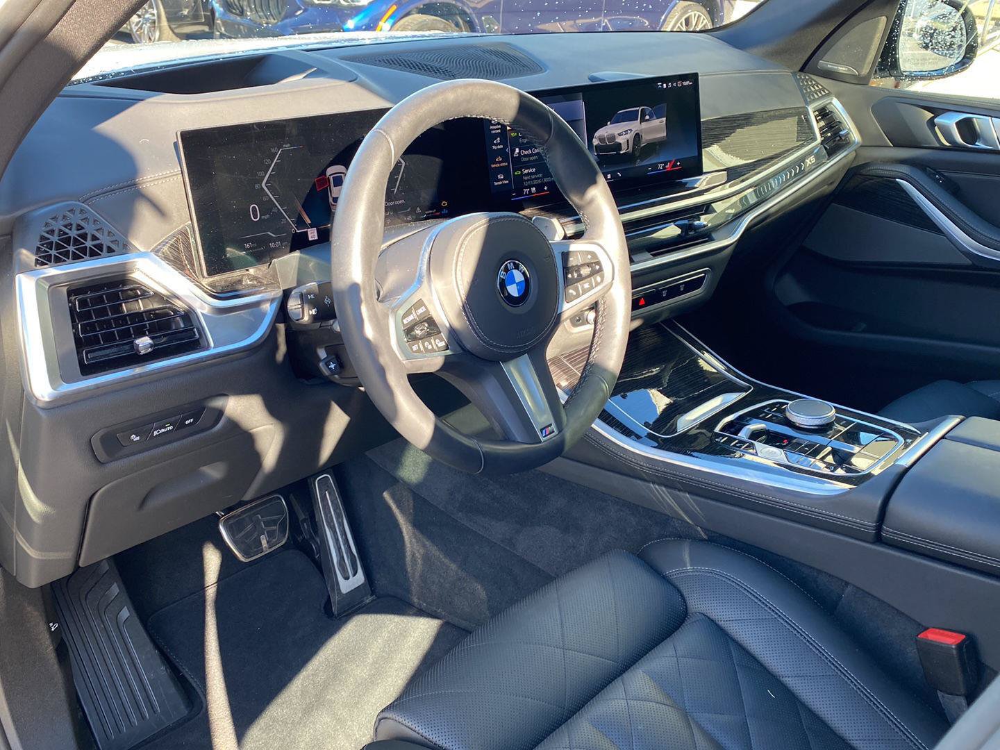 Used 2025 BMW X5 xDrive40i w/ M Sport Package AWD/4WD image 10