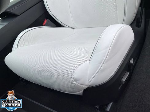 Used 2024 Tesla Model 3 Performance AWD/4WD image 18