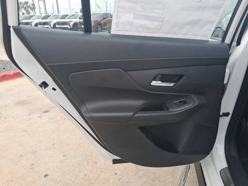 New 2026 Nissan Sentra SR w/ Floor Mat Package FWD image 27