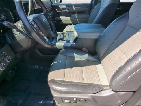 Used 2024 Chevrolet Silverado 2500 ZR2 w/ Technology Package AWD/4WD image 16