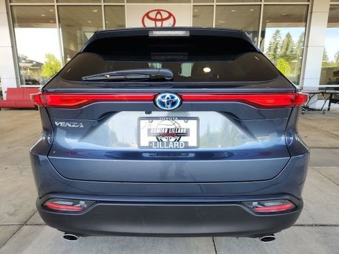 Used 2024 Toyota Venza LE AWD/4WD image 10