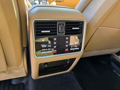 Used 2022 Porsche Cayenne Platinum Edition w/ Premium Package Plus image 35