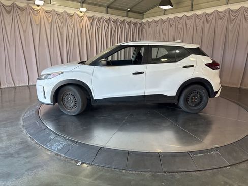 Used 2023 Nissan Kicks S FWD image 8