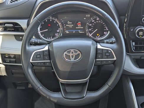 Used 2023 Toyota Highlander XLE image 21