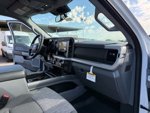 New 2026 Ford F550 4x4 Crew Cab w/ XLT Value Package image 22