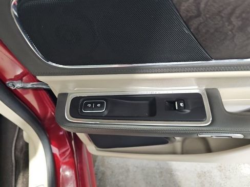 Used 2017 Lincoln Continental Premiere image 20