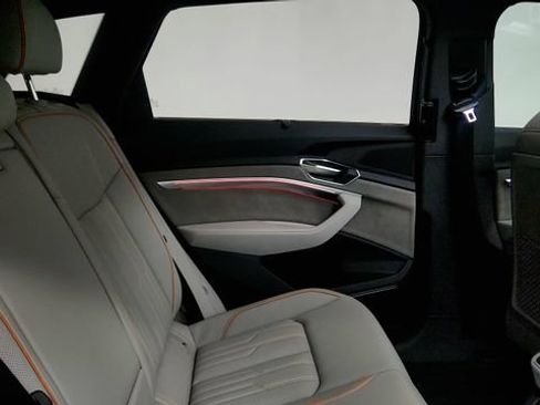 Used 2024 Audi Q8 e-tron Prestige w/ Prestige Package AWD/4WD image 39