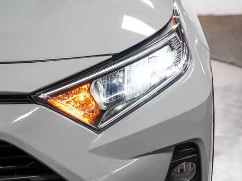 Certified 2021 Toyota RAV4 XLE FWD image 8