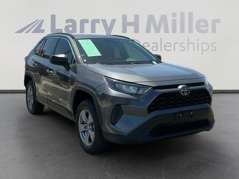 Used 2022 Toyota RAV4 LE AWD/4WD image 7