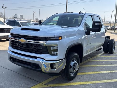 New 2026 Chevrolet Silverado 3500 LT w/ Convenience Package image 7