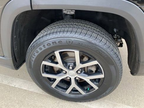 Certified 2023 Jeep Grand Cherokee L Limited w/ Luxury Tech Group II image 27