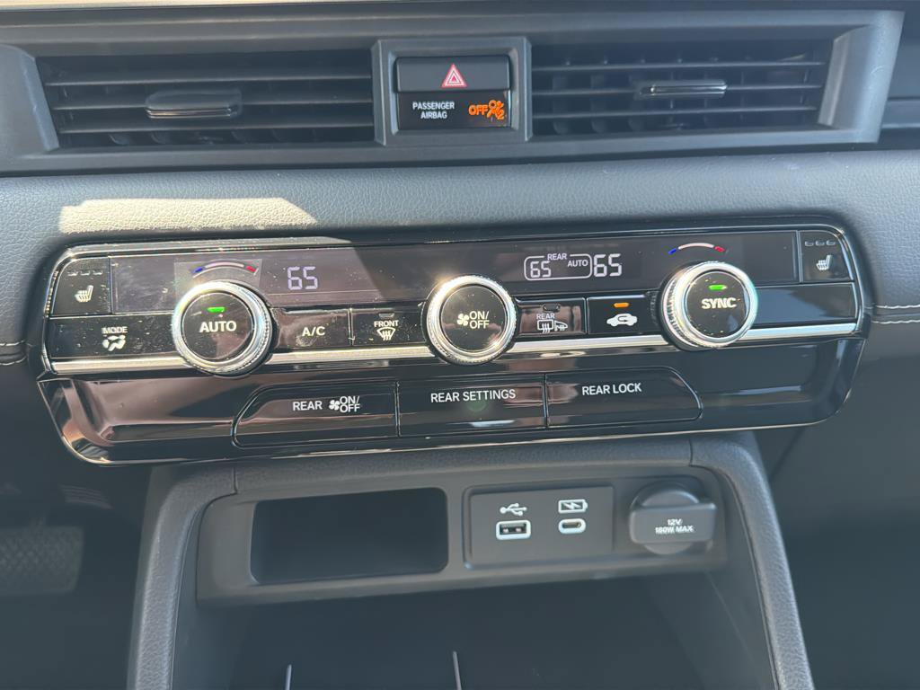 Used 2025 Honda Pilot Touring image 16