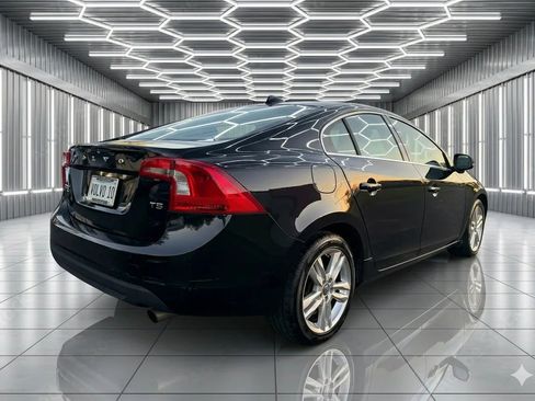 Used 2012 Volvo S60 T5 FWD image 3