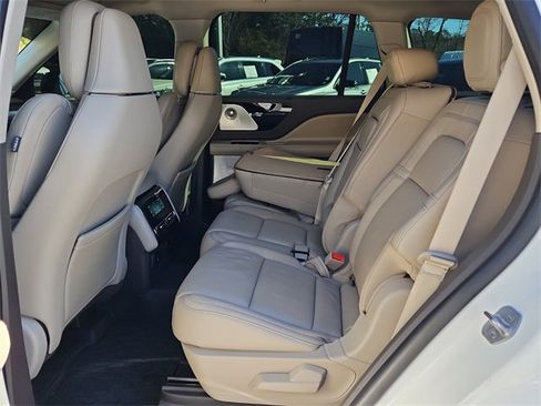 Used 2020 Lincoln Aviator Reserve w/ Equipment Group 202A image 10