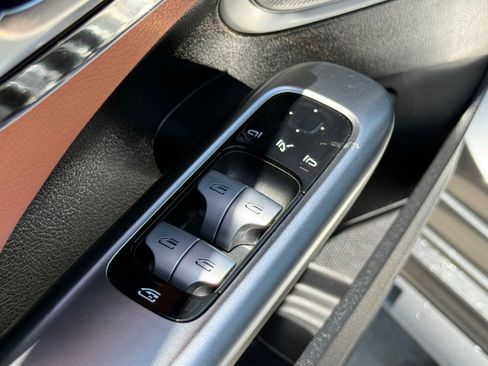 Used 2024 Mercedes-Benz C 300 Sedan image 25