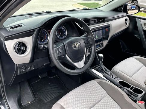 Used 2018 Toyota Corolla LE image 18