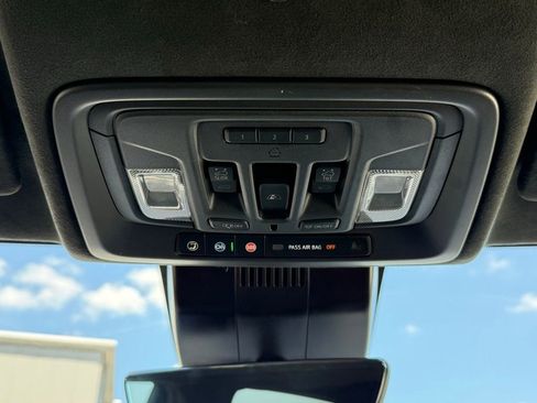 Used 2024 GMC Sierra 2500 Denali Ultimate AWD/4WD image 35