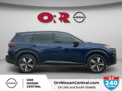 Used 2025 Nissan Rogue SL w/ SL Premium Package image 4