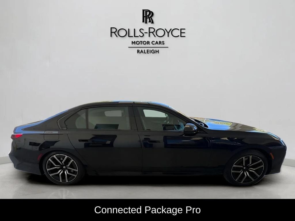 Used 2023 BMW 760i xDrive AWD/4WD image 4
