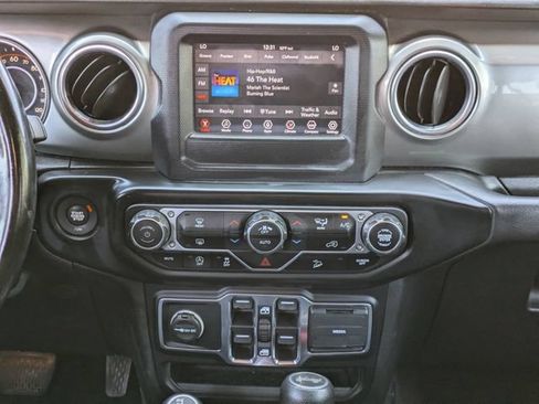 Used 2020 Jeep Wrangler Unlimited Sahara AWD/4WD image 19