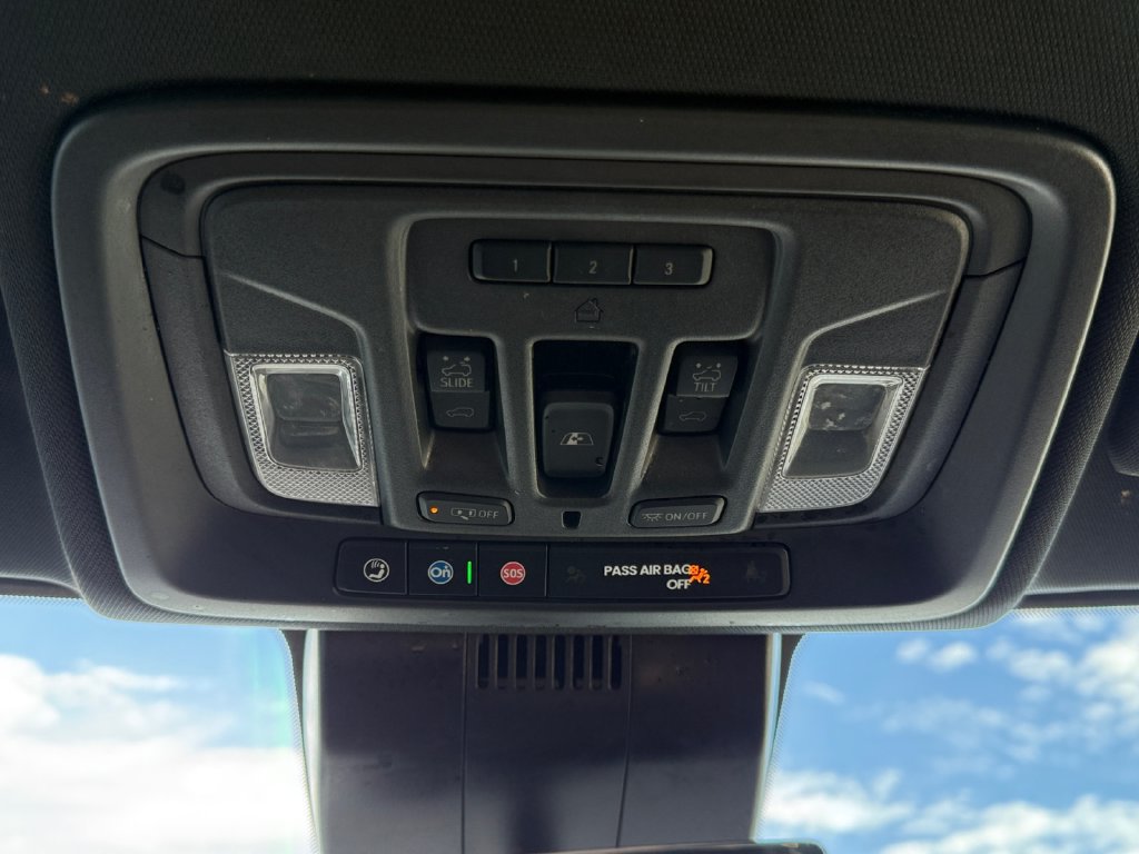 Used 2025 GMC Sierra 1500 AT4 w/ Technology Package AWD/4WD image 19