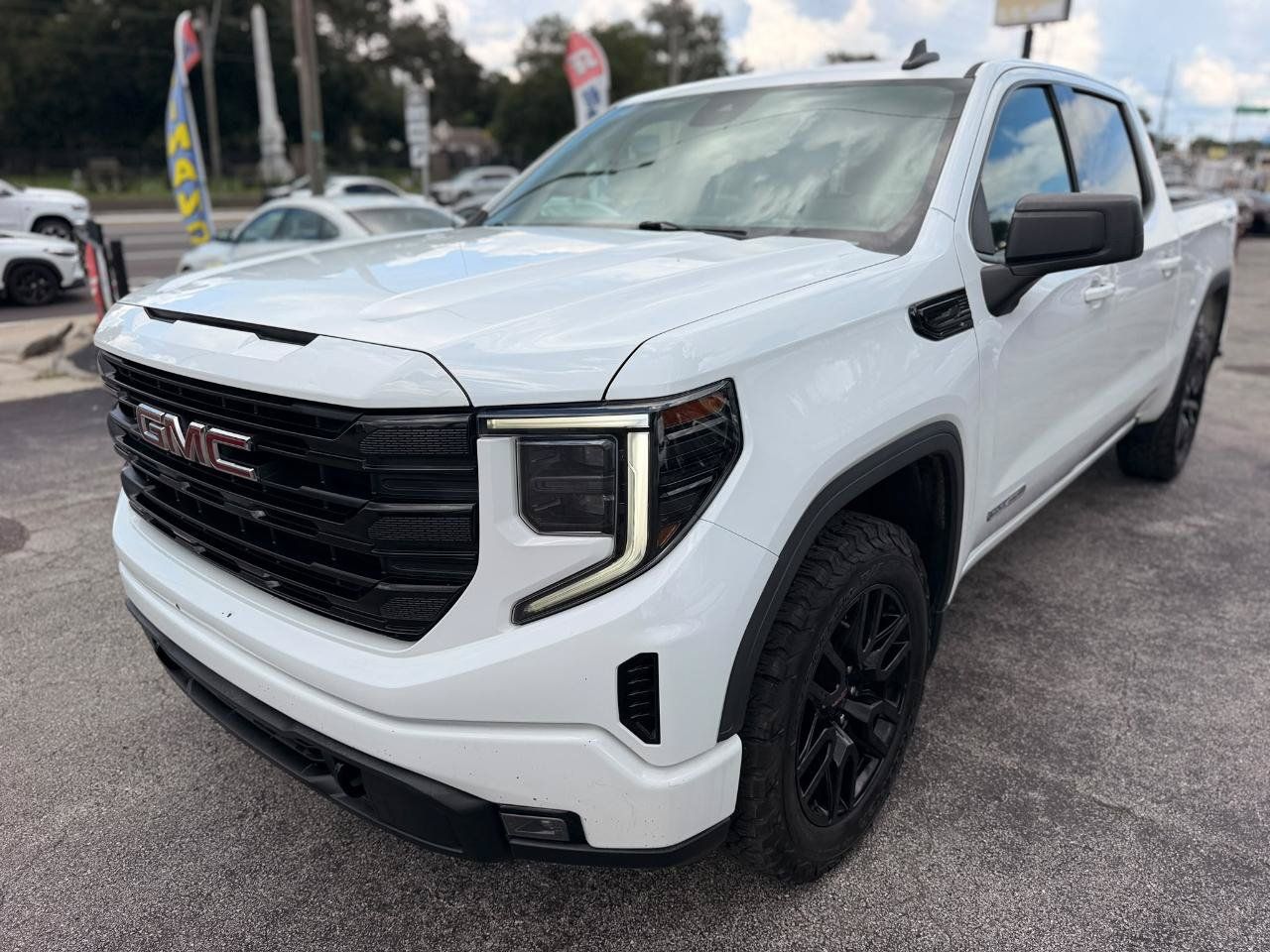 Used 2022 GMC Sierra 1500 Elevation AWD/4WD image 2