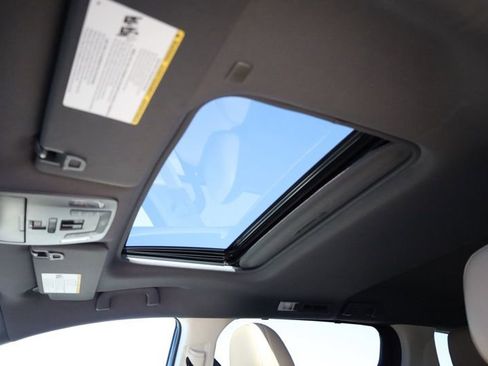 Used 2022 Toyota Sienna XLE image 30