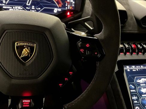 Used 2024 Lamborghini Huracan Tecnica image 24