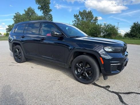 Used 2024 Jeep Grand Cherokee L Limited w/ Black Appearance Package AWD/4WD image 4