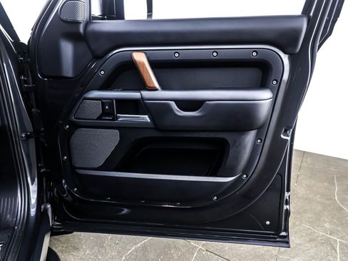 Used 2024 Land Rover Defender 110 X image 24