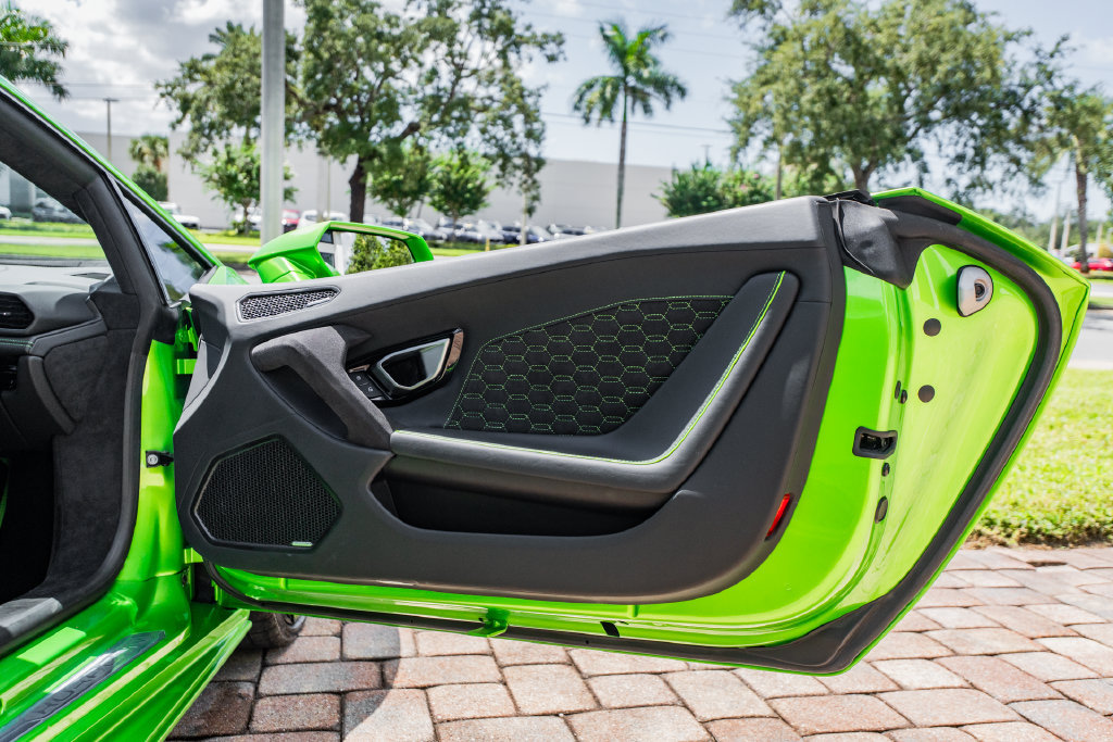 Used 2024 Lamborghini Huracan Tecnica RWD image 33
