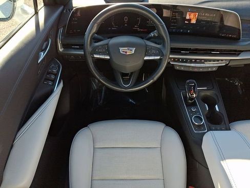 Used 2024 Cadillac XT4 Sport image 10