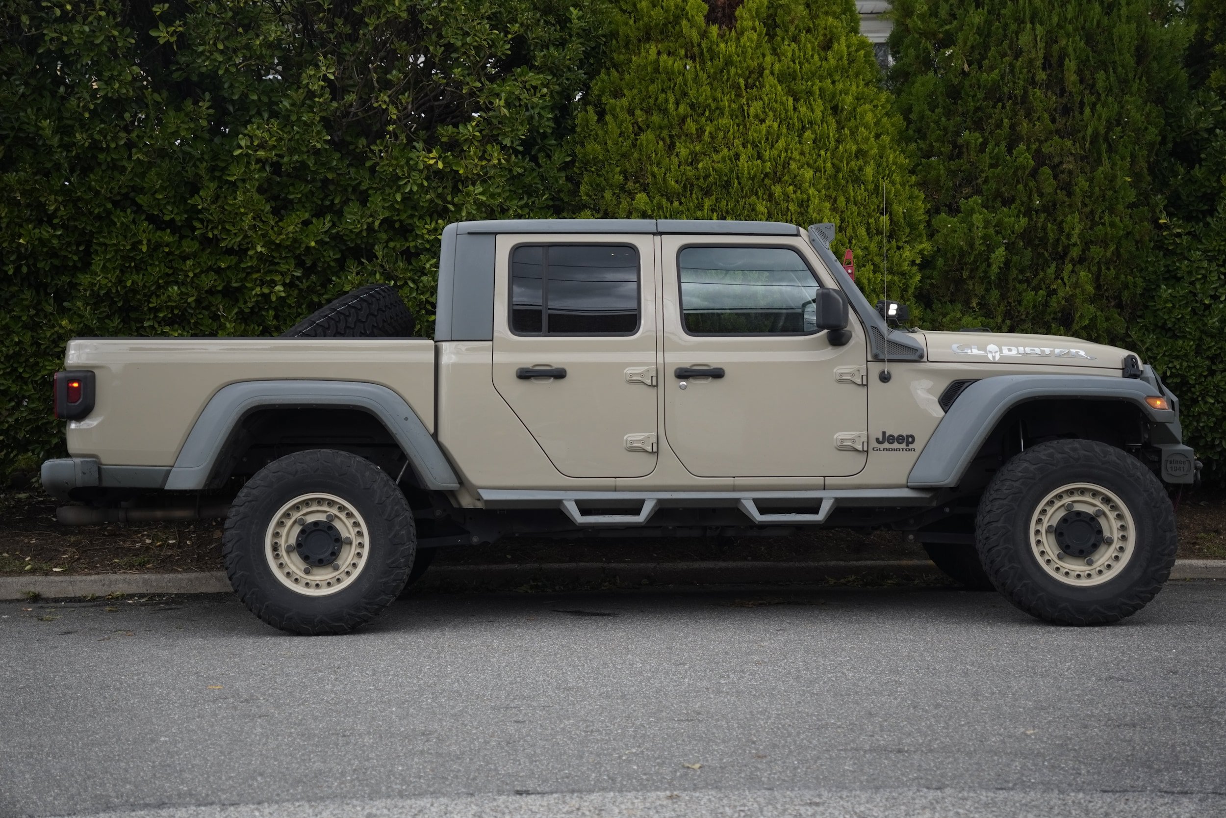 Used 2020 Jeep Gladiator Sport w/ Quick Order Package 24S AWD/4WD image 9
