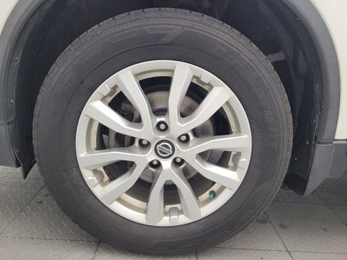 Used 2017 Nissan Rogue SV AWD/4WD image 31