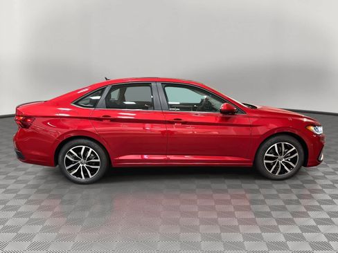 New 2026 Volkswagen Jetta SE image 2