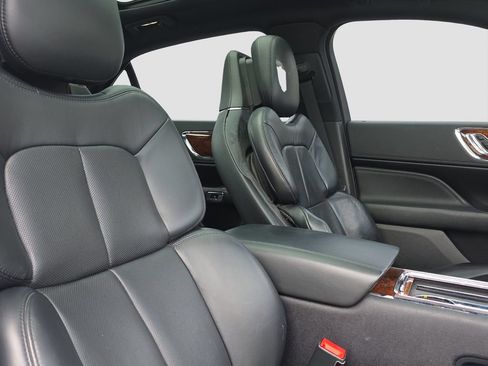 Used 2017 Lincoln Continental Reserve w/ Technology Package AWD/4WD image 20