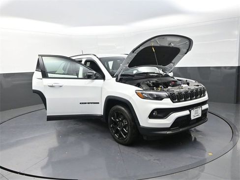 New 2026 Jeep Compass Latitude image 25