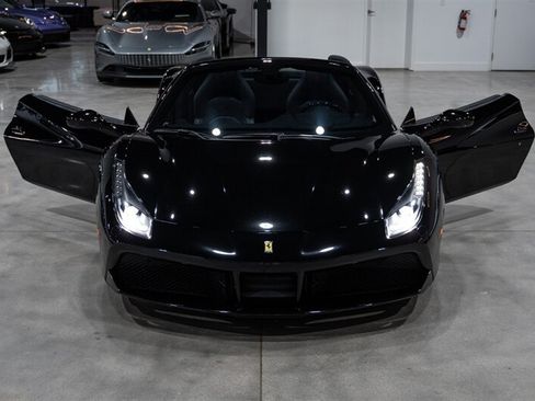 Used 2018 Ferrari 488 Spider RWD image 40