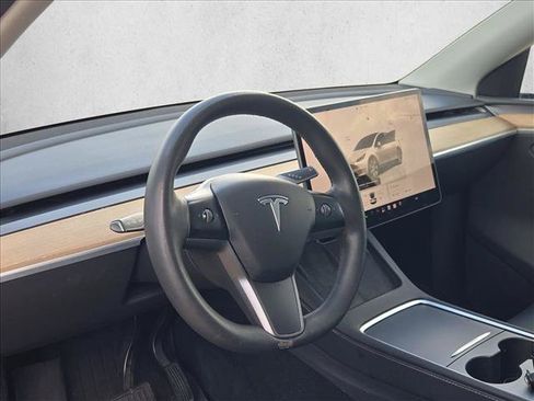 Used 2023 Tesla Model Y Long Range AWD/4WD image 10