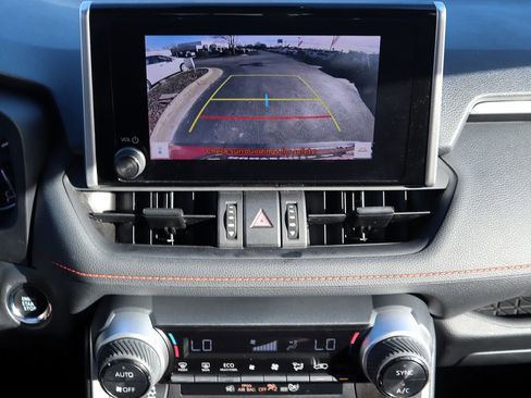 Used 2024 Toyota RAV4 Adventure image 15