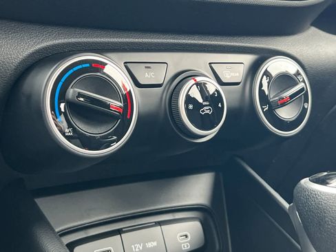 New 2026 Hyundai Venue SE image 20