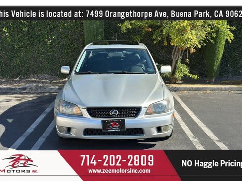 Used 2004 Lexus IS 300 RWD image 3
