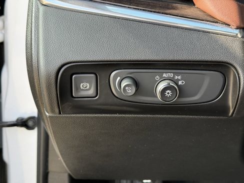 Used 2018 Buick Enclave Avenir w/ Avenir Technology Package image 18