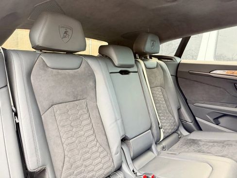 Used 2021 Lamborghini Urus image 12